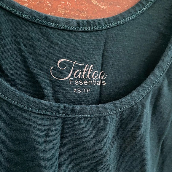 ✨Free with any purchase✨ Long Teal Tank Top Size X-Small - Picture 2 of 4